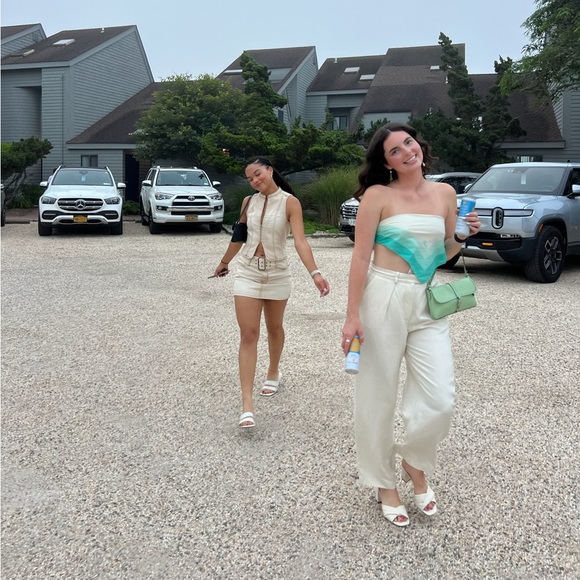 Cream colored & other stories pants. Super wearable, comfortable material. - Picture 2 of 8